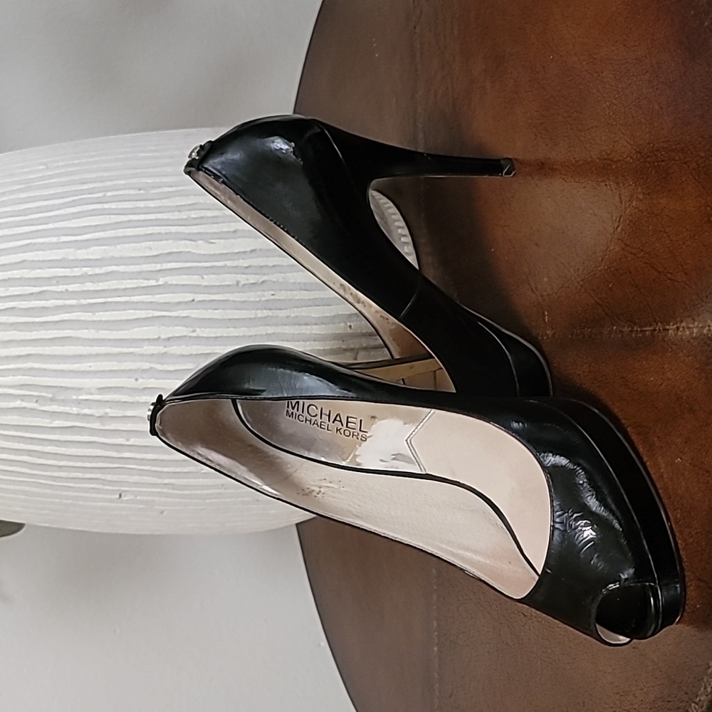👠❤️ MICHAEL KORS BLACK HIGH HEELS SIZE 7M PRE-OWNED EXCELENT CONDITION !!